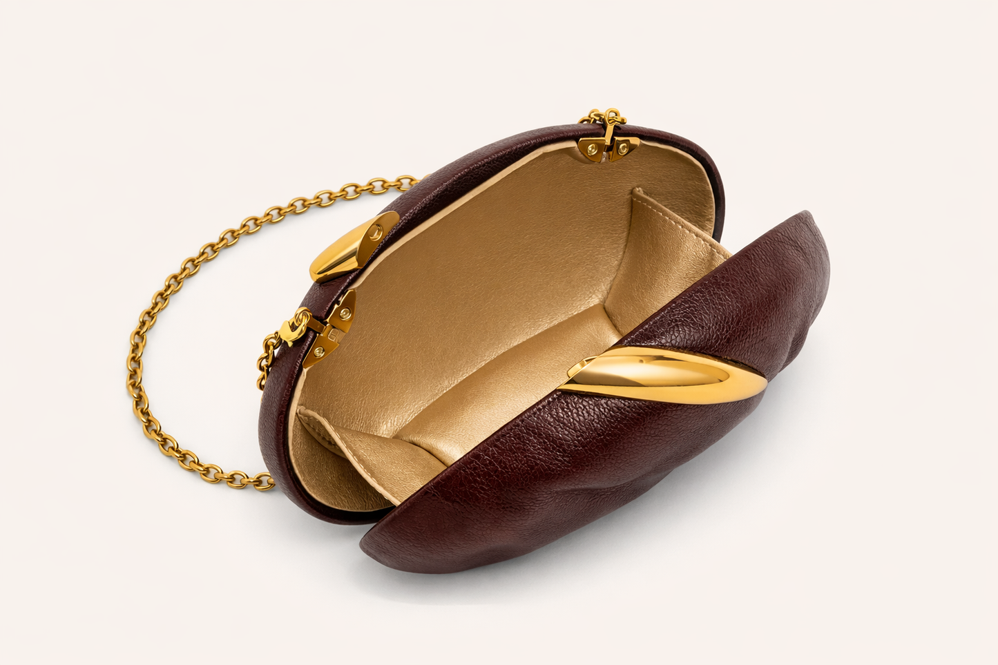 ETRIN A sculptural evening piece.