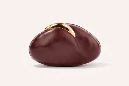 ETRIN A sculptural evening piece.