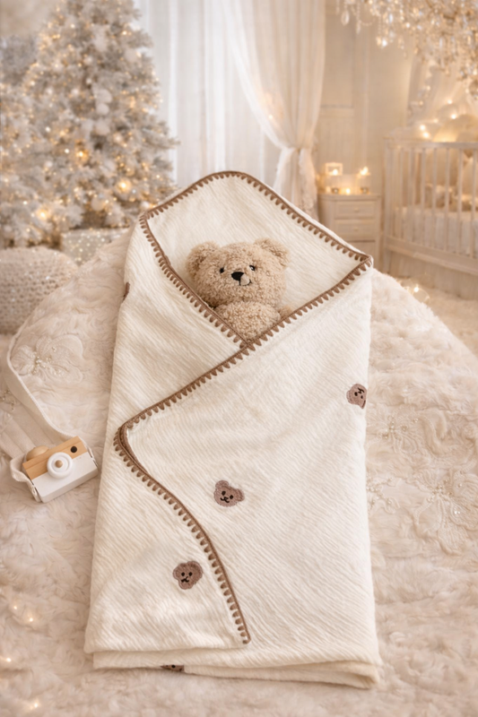 Petit Cocoon - Softly woven for warmth, calm and the feeling of being held.