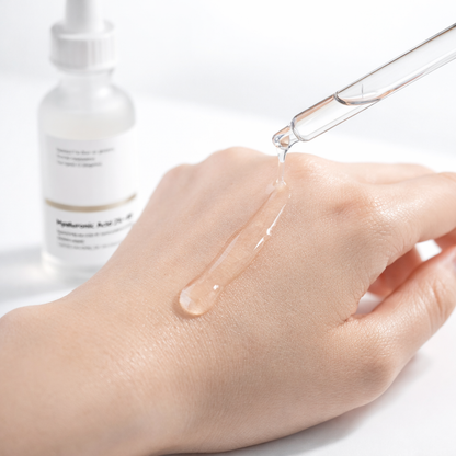 Essence d’Hydratation Pure
Sérum à l’Acide Hyaluronique · Château Élégance