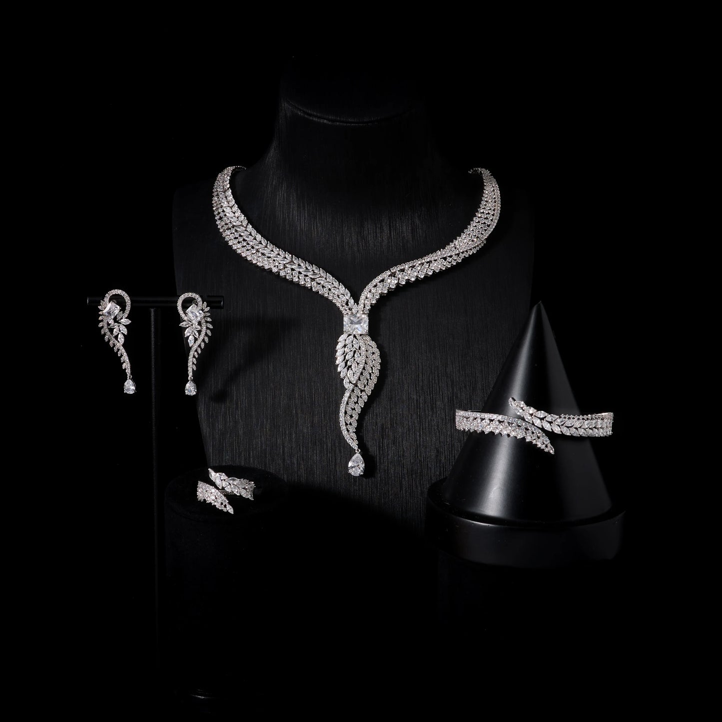 L’Éclat Carmín – Bridal Zirconia Jewellery Set