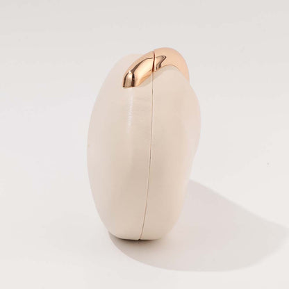 ETRIN A sculptural evening piece.