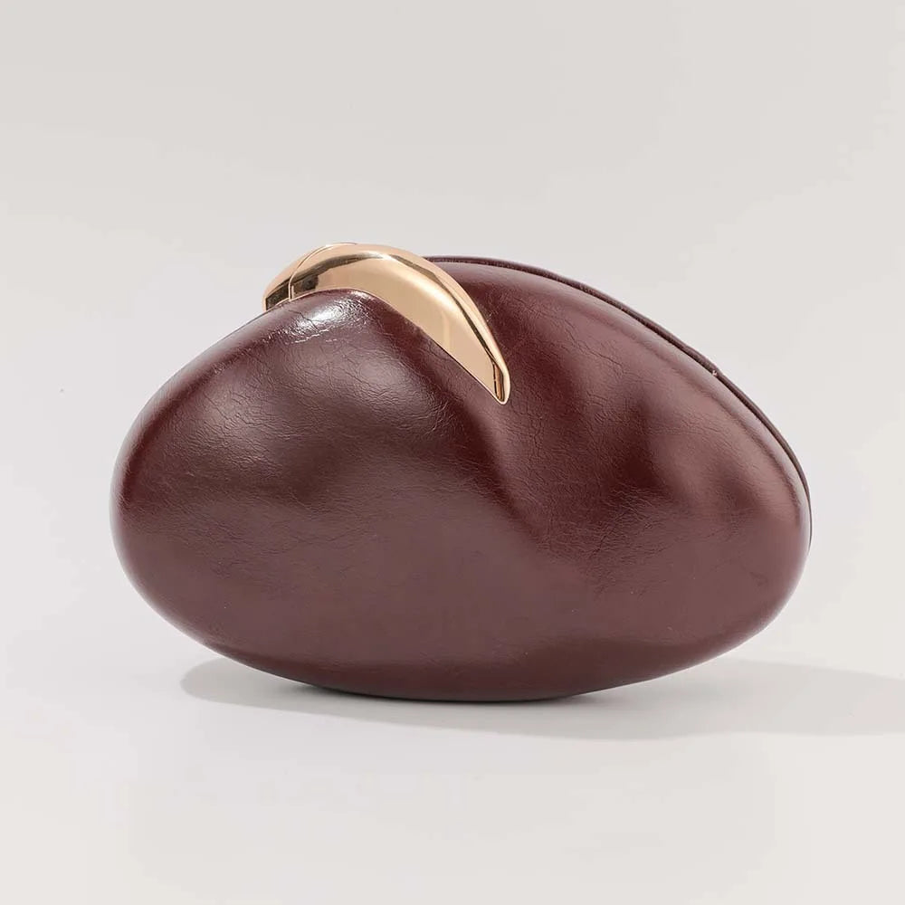 ETRIN A sculptural evening piece.