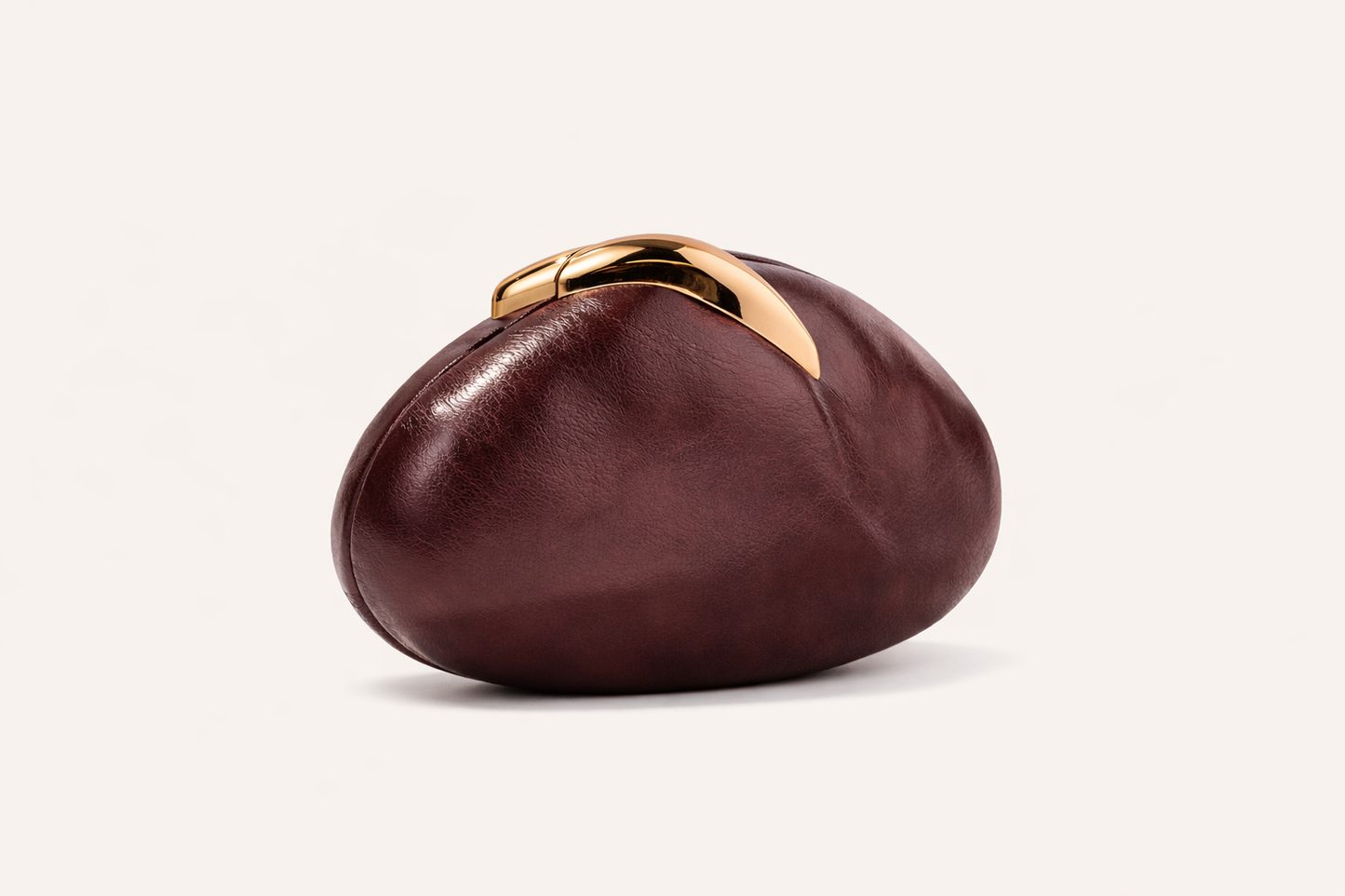 ETRIN A sculptural evening piece.