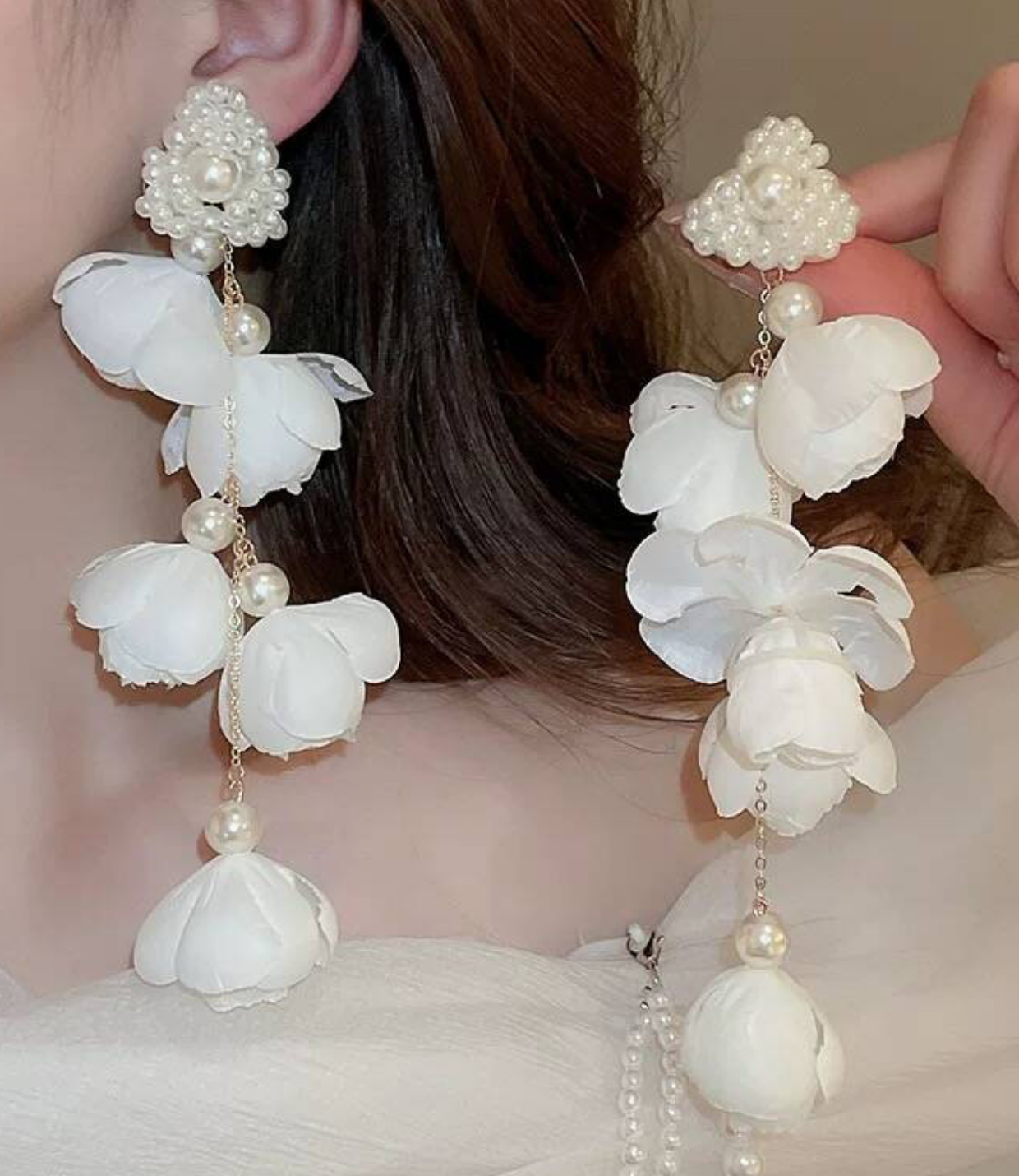 Château Élégance Floral Pearl Drop Earrings