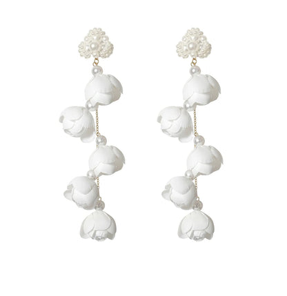 Château Élégance Floral Pearl Drop Earrings